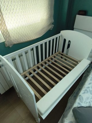 Cuna de colecho blanca de madera, marca micuna