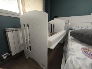 Cuna de colecho blanca de madera, marca micuna