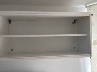 Mueble de pared blanco