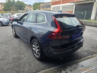 VOLVO XC60 2.0 B4 AWD MOMENTUM AUTO
