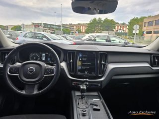 VOLVO XC60 2.0 B4 AWD MOMENTUM AUTO