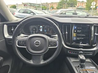 VOLVO XC60 2.0 B4 AWD MOMENTUM AUTO