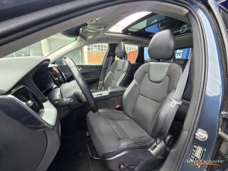 VOLVO XC60 2.0 B4 AWD MOMENTUM AUTO