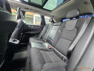 VOLVO XC60 2.0 B4 AWD MOMENTUM AUTO