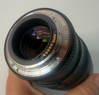 Canon EF 100mm f/2.8L Macro IS USM