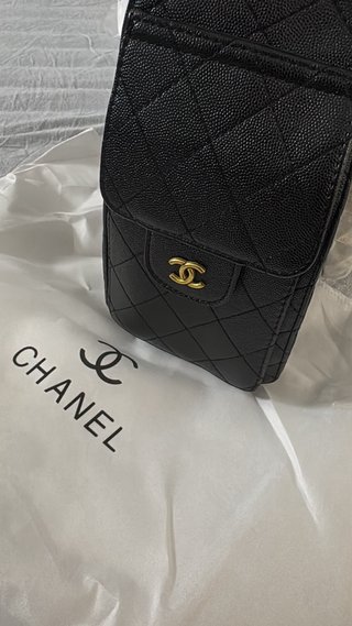 Borsa Chanel Nera con Dettagli Oro