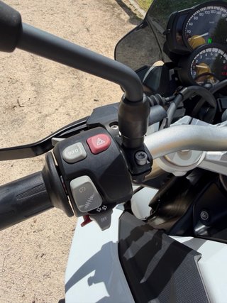 BMW F800R Blanca y Negra