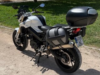 BMW F800R Blanca y Negra