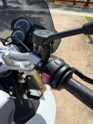 BMW F800R Blanca y Negra