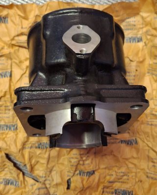 Cilindro delantero Yamaha RD500 47X-W1135-01