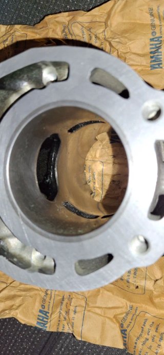 Cilindro delantero Yamaha RD500 47X-W1135-01