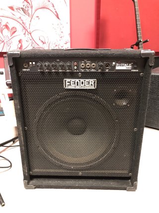 Fender Rumble 100 Amplificador Bajo