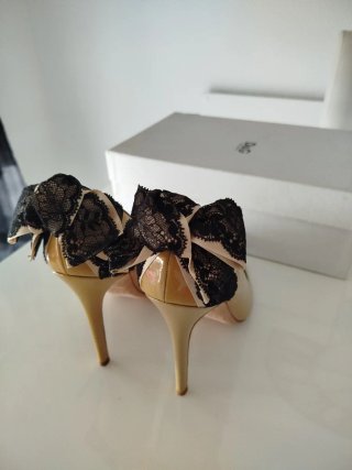 Zapatos D&G Mostaza y Negro con Encaje
