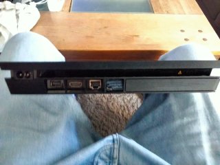 PS4 Slim averiada
