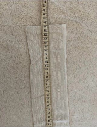 Cortinas beige y blancas