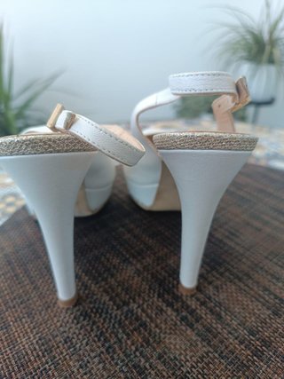 Zapatos LODI blancos plataforma pedrería