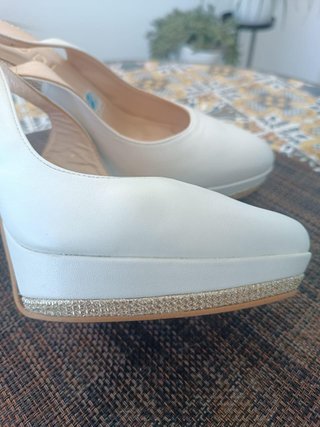 Zapatos LODI blancos plataforma pedrería