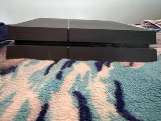 PS4 1TB con 6 juegos y cables