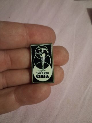 Pin Cabaret Tropicana Cuba