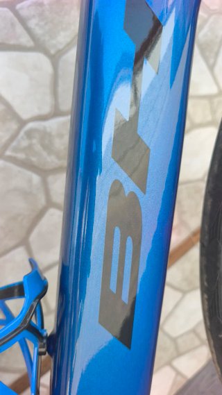 Bicicleta BH CORE Eléctrica Con ruedas visión alum