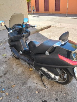 Piaggio X8 400 Maxi Scooter Negra