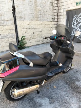 Piaggio X8 400 Maxi Scooter Negra