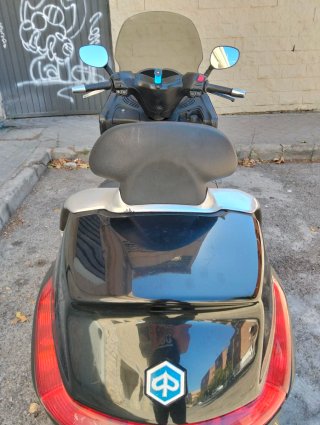Piaggio X8 400 Maxi Scooter Negra