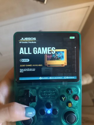 Consola Retro Portátil R36S más de 20,000 juegos