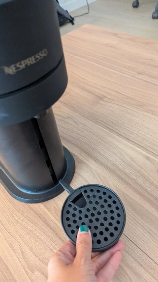 Cafetera Nespresso Vertuo Negra