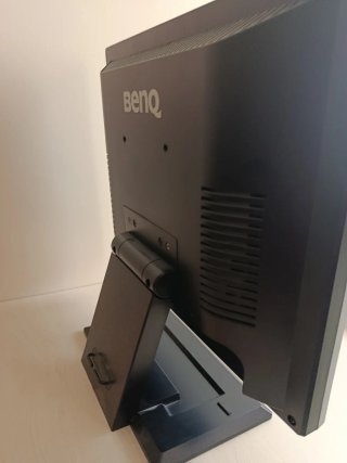 Pantalla BenQ Plata y Negra