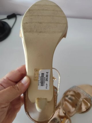 Zapatos de fiesta dorados talla 40