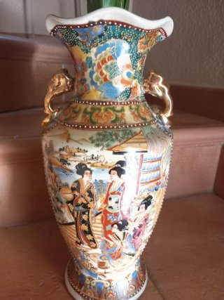 Jarrón decorativo con planta