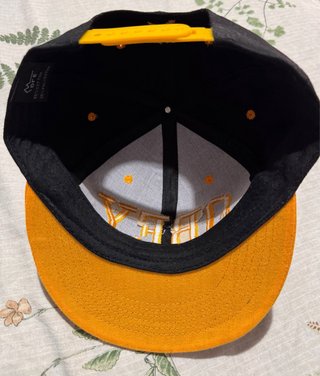 Gorra OBEY Snapback Negra y Naranja