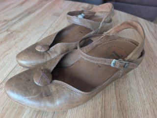 Think! Zapatos Mary Jane Marrones