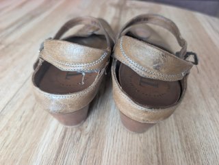 Think! Zapatos Mary Jane Marrones