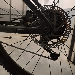 Bicicleta Eléctrica Giant Negra talla L