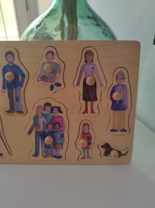 Puzzle de figuras madera familia y amigos