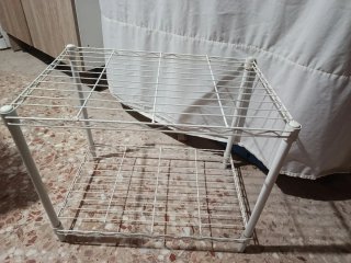 Estantería de hierro blanca