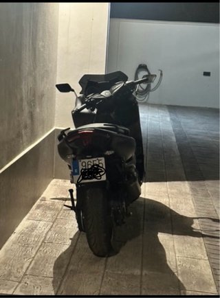 Yamaha TMAX 560 Maxi Scooter