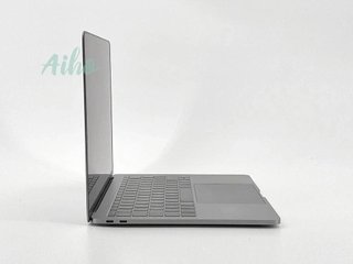 MacBook Pro 13" (2017) - Intel Core i5 2.3GHz 2 núcleos - SSD 256GB SSD - RAM 8GB - Gris Espacial