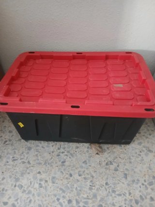 Cajas apilables resistentes de plástico