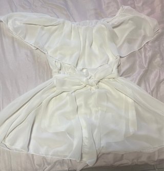 Vestido blanco de gasa con lazo
