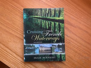 Libro sobre los canales navegables en Francia