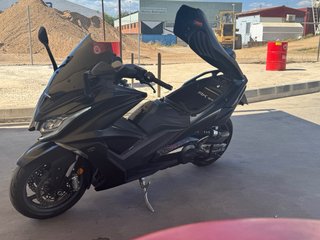 Kymco AK550!!