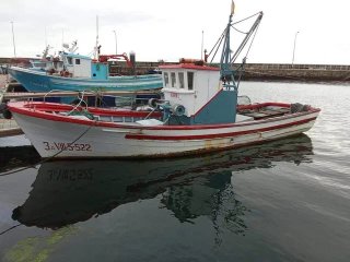 Se vende Barco de pesca (3a Villa) .