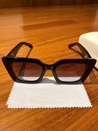 Occhiali da sole Versace neri e marroni