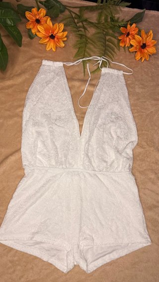 Mono blanco encaje escote V talla M