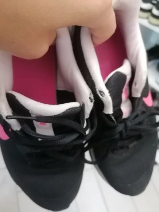Scarpe Nike nere e rosa