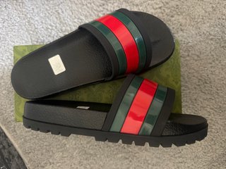 Chanclas Gucci Banda Negra Roja Verde