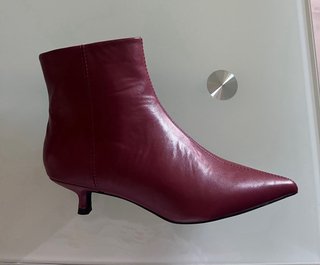 Botines burdeos tacón fino punta fina